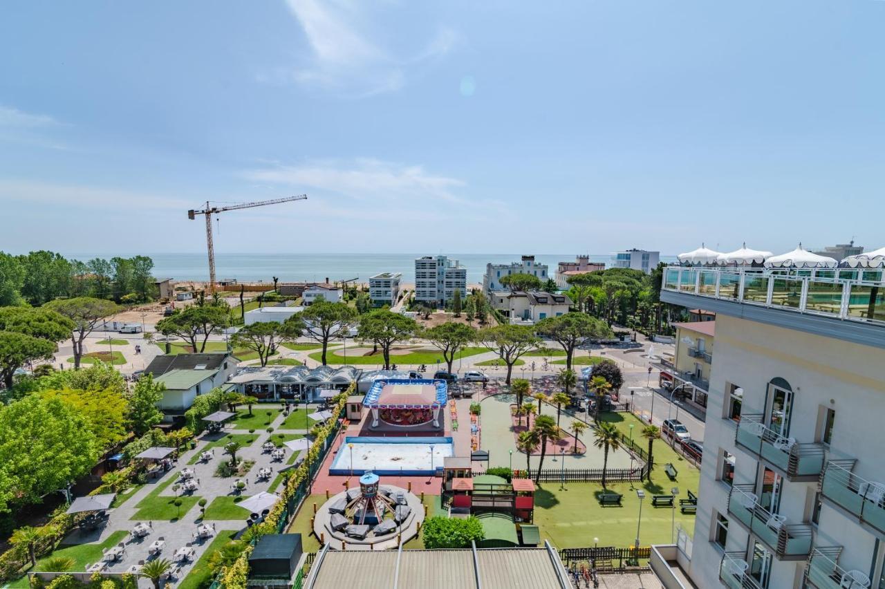 Hotel Colombo Lido di Jesolo Exterior photo