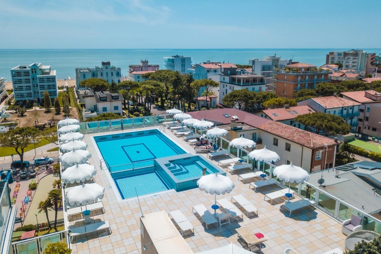 Hotel Colombo Lido di Jesolo Exterior photo